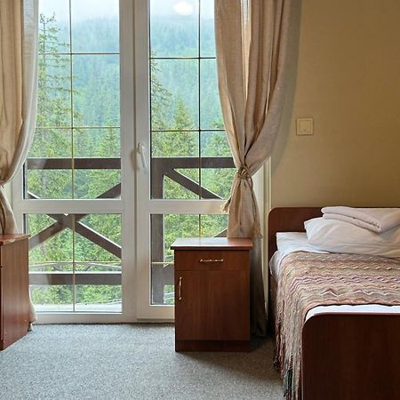 Crocus Hotel Dragobrat Exterior foto