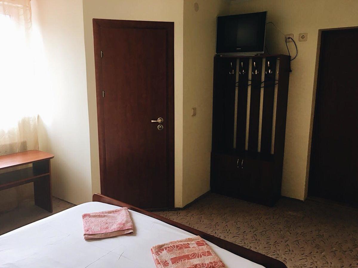Crocus Hotel Dragobrat Exterior foto